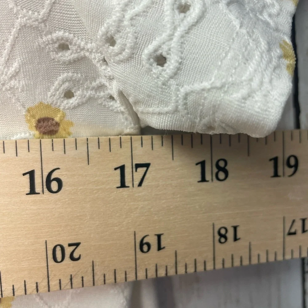 Wallflower White Top with Yellow Floral Design size Medium - Picture 6 of 7